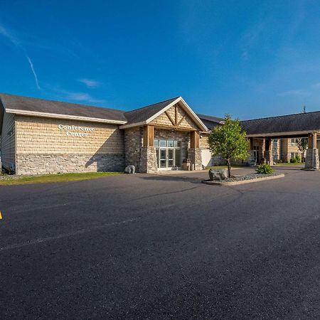 Rodeway Inn & Suites Tomahawk Екстериор снимка