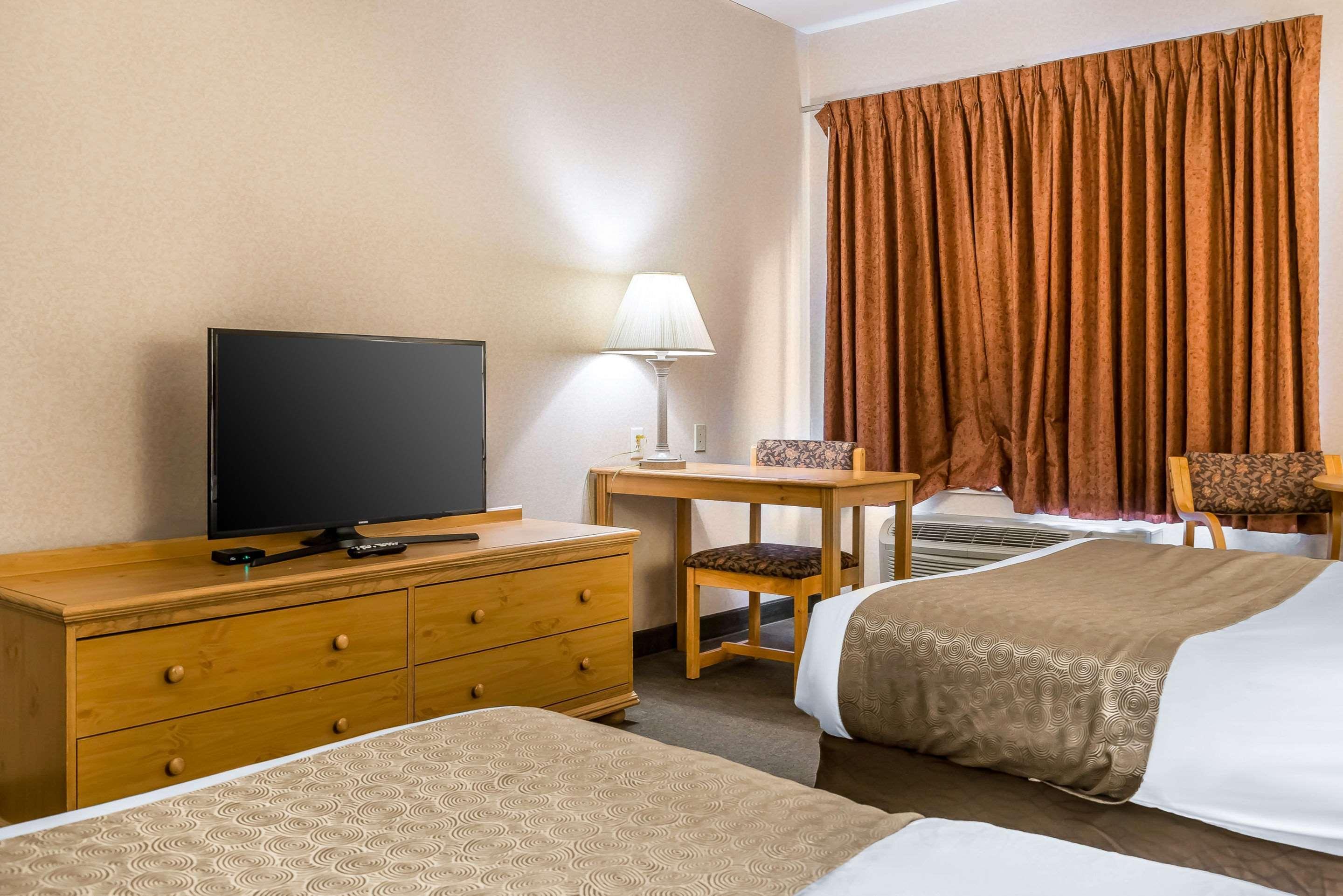 Rodeway Inn & Suites Tomahawk Екстериор снимка