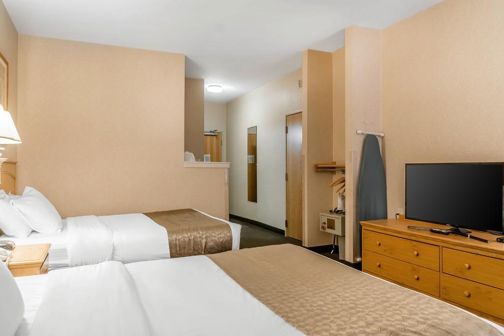 Rodeway Inn & Suites Tomahawk Екстериор снимка