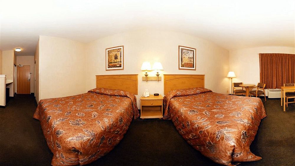Rodeway Inn & Suites Tomahawk Екстериор снимка