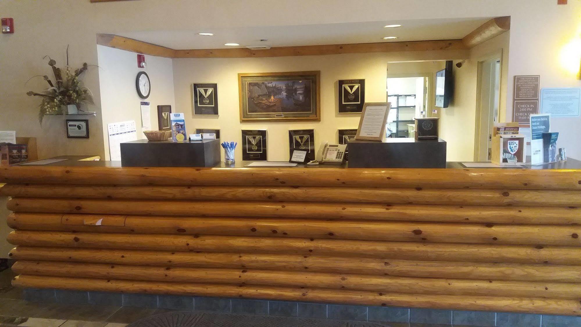 Rodeway Inn & Suites Tomahawk Екстериор снимка