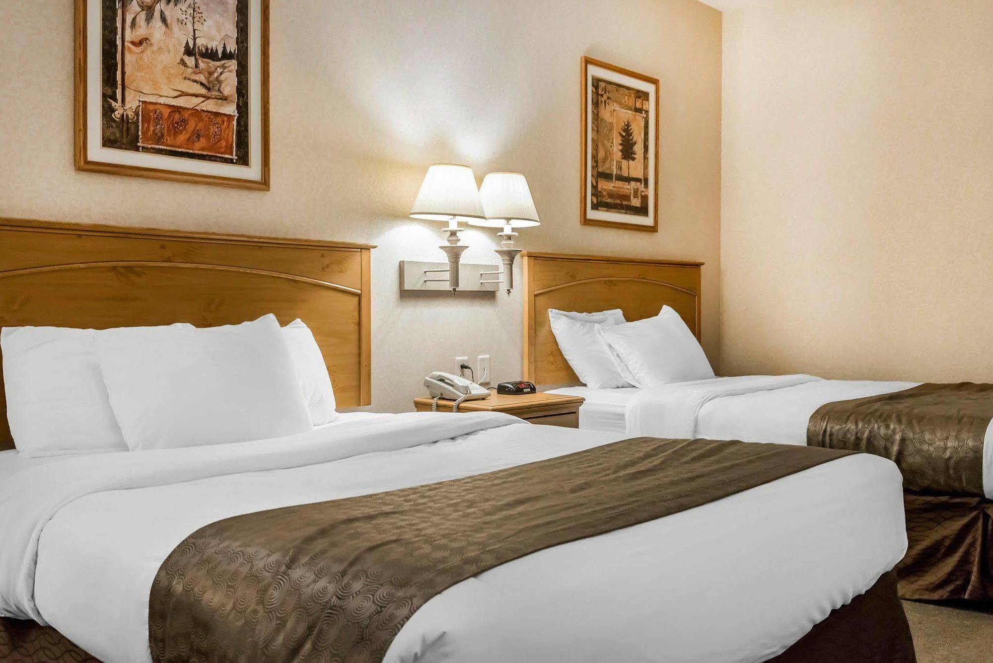 Rodeway Inn & Suites Tomahawk Екстериор снимка